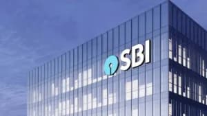 Orissa High Court Declares SBI's Termination of Messenger Arbitrary, Awards ₹5 Lakh Compensation