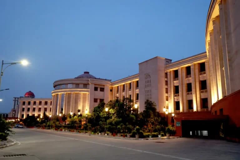 Allahabad High Court Tightens Grip in Caste Scrutiny Contempt Case, Issues Bailable Warrant After Repeated Non-Compliance