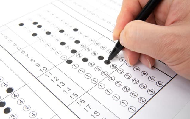 Delhi High Court Rules Differently in DSSSB Roll Number Bubbling Dispute